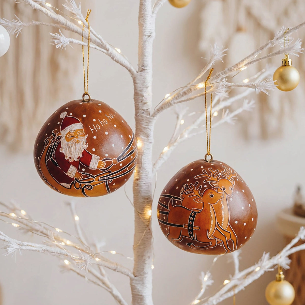 Santa & Reindeer - Gourd Ornament