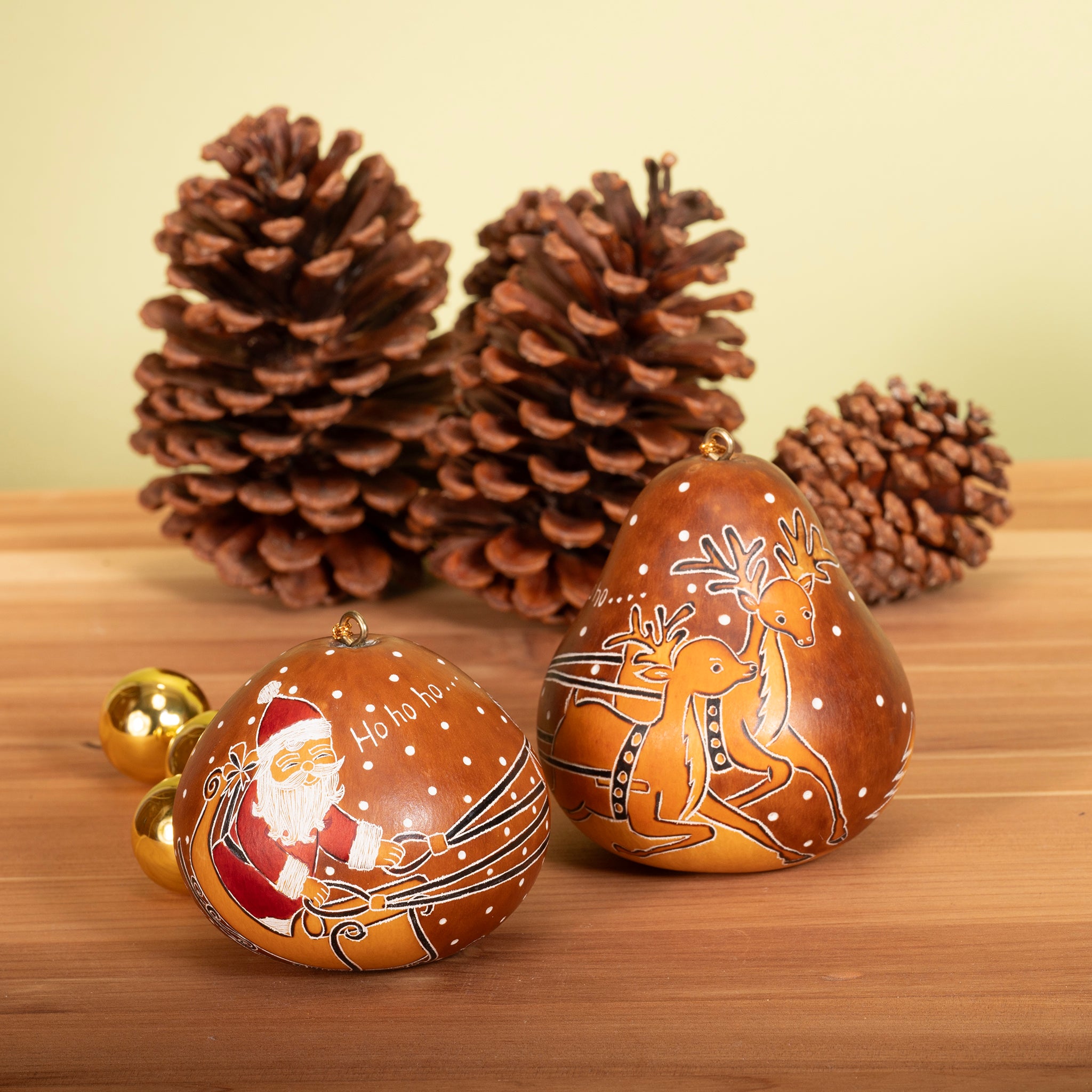 Santa & Reindeer - Gourd Ornament